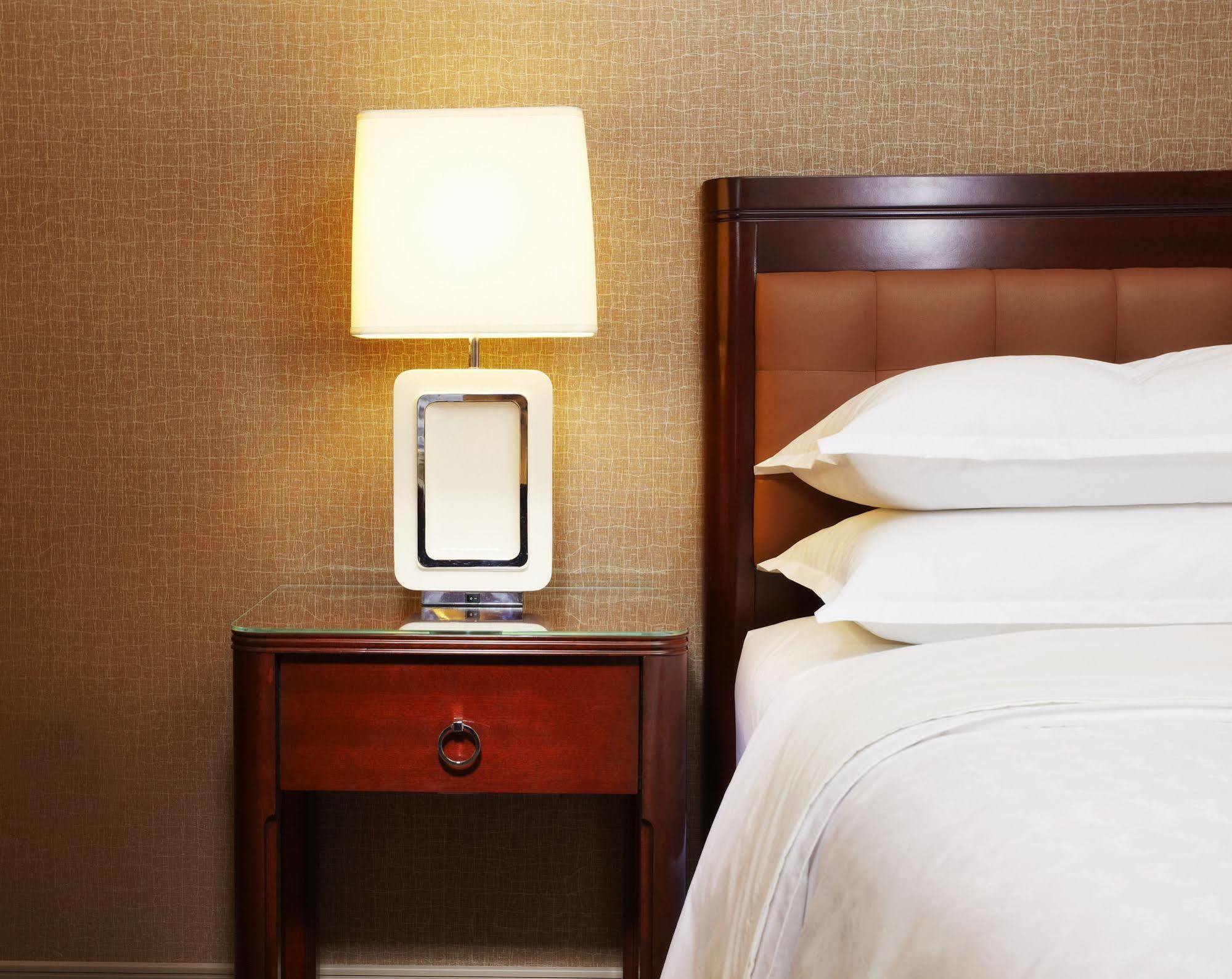 Sheraton Framingham Hotel & Conference Center Esterno foto